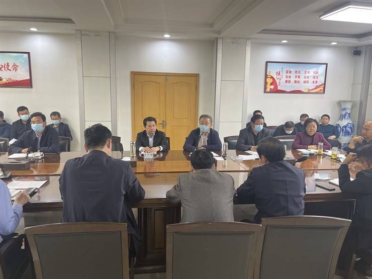 我校定期召开“周例会”就业创业工作会议