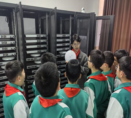 “红领巾”走进濮阳职业技术学院华为ICT学院